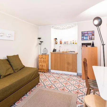 Apartment Cortile Montechia By Domusextra Naples